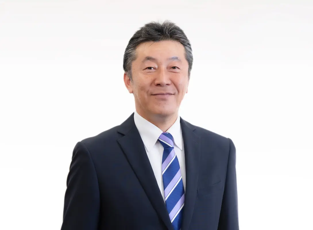 蜷川雄一の上半身写真